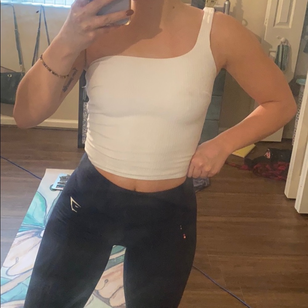 One strapped white crop tank top